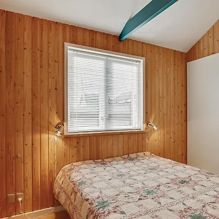 2 Bedroom Stunning In *